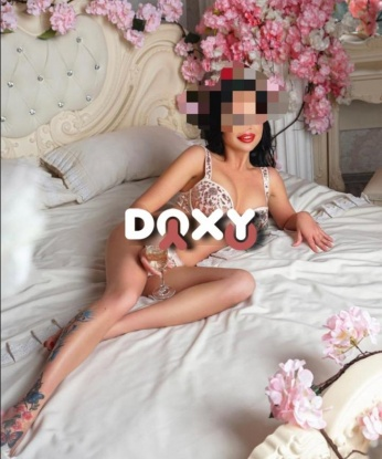 👠 Живу в красивой Москве, где каждая встреча со мной станет волшебной. 💫 У меня есть шикарные услуги, чтобы позаботиться о твоем наслаждении: секс, классика, эротический массаж, стриптиз. 🌟 Позволь мне погрузить тебя в мир невероятных ощущений, исполняя все твои желания. 😘
🔥 Мои отзывы часто упоминают мою умопомрачительную внешность и нежные прикосновения, которые оставляют мужчин в состоянии блаженства. 💋 Мои фото - подтверждение моей красоты и сексуальности. ✨
Ты хочешь окунуться в океан наслаждения? Ты хочешь испытать все, о чем мечтаешь? Тогда я здесь, чтобы сделать твои фантазии реальностью! 💦 Жду тебя для незабываемой встречи в Москве. Открой дверь в мир страсти вместе со мной! 🔥 Роза